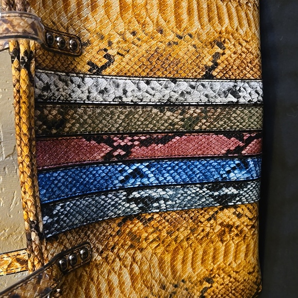 Badgley Mischka Vegan Leather Snakeskin Look Tote NWT - Picture 2 of 12